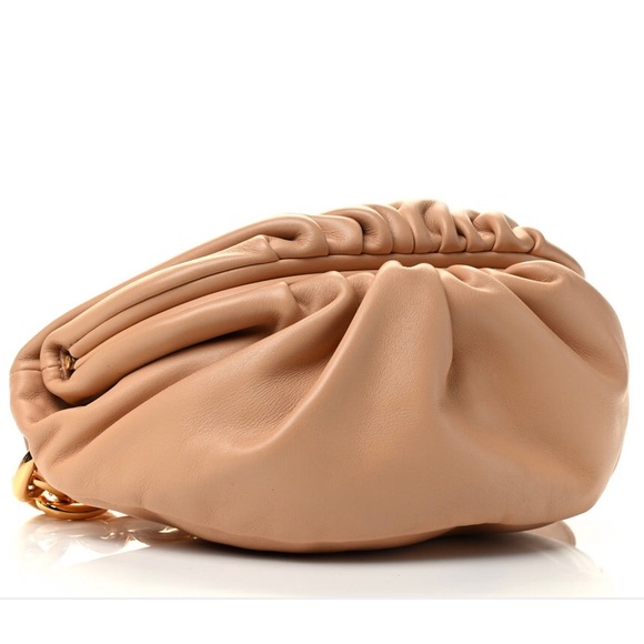 BOTTEGA VENETA
Nappa The Belt Chain Pouch Almond - Picture 4 of 10